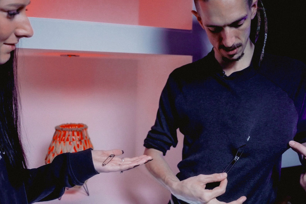 Juan Colas – Non Safety Pins - CAMBIGG